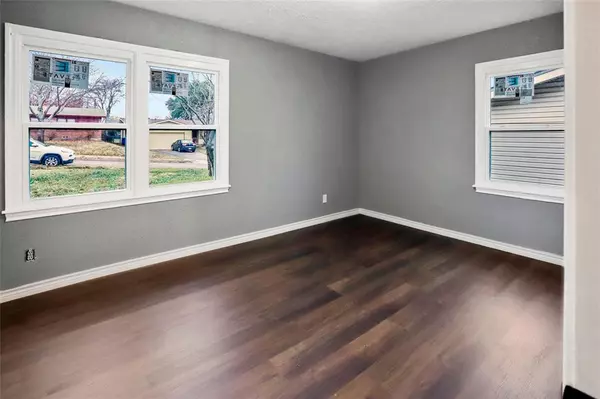 Dallas, TX 75216,4247 Summitt Ridge Drive