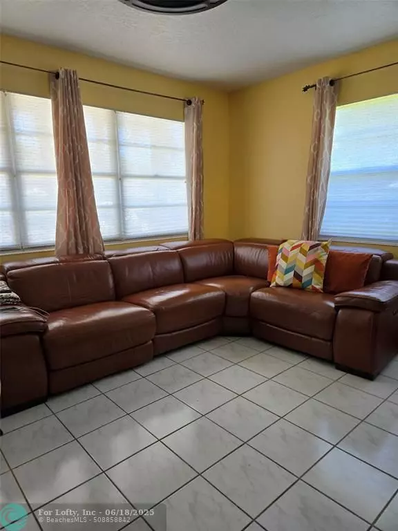 21 Ventnor B, Deerfield Beach, FL 33442