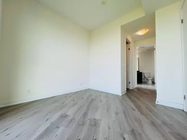 Toronto W06, ON M8V 0H9,10 Park Lawn RD #4204