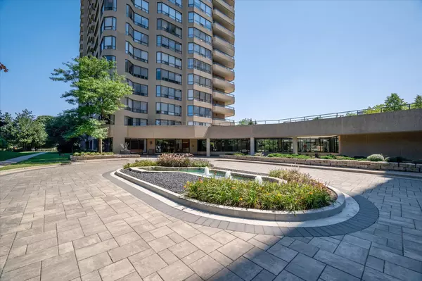 Waterloo, ON N2J 4S3,6 WILLOW ST #702