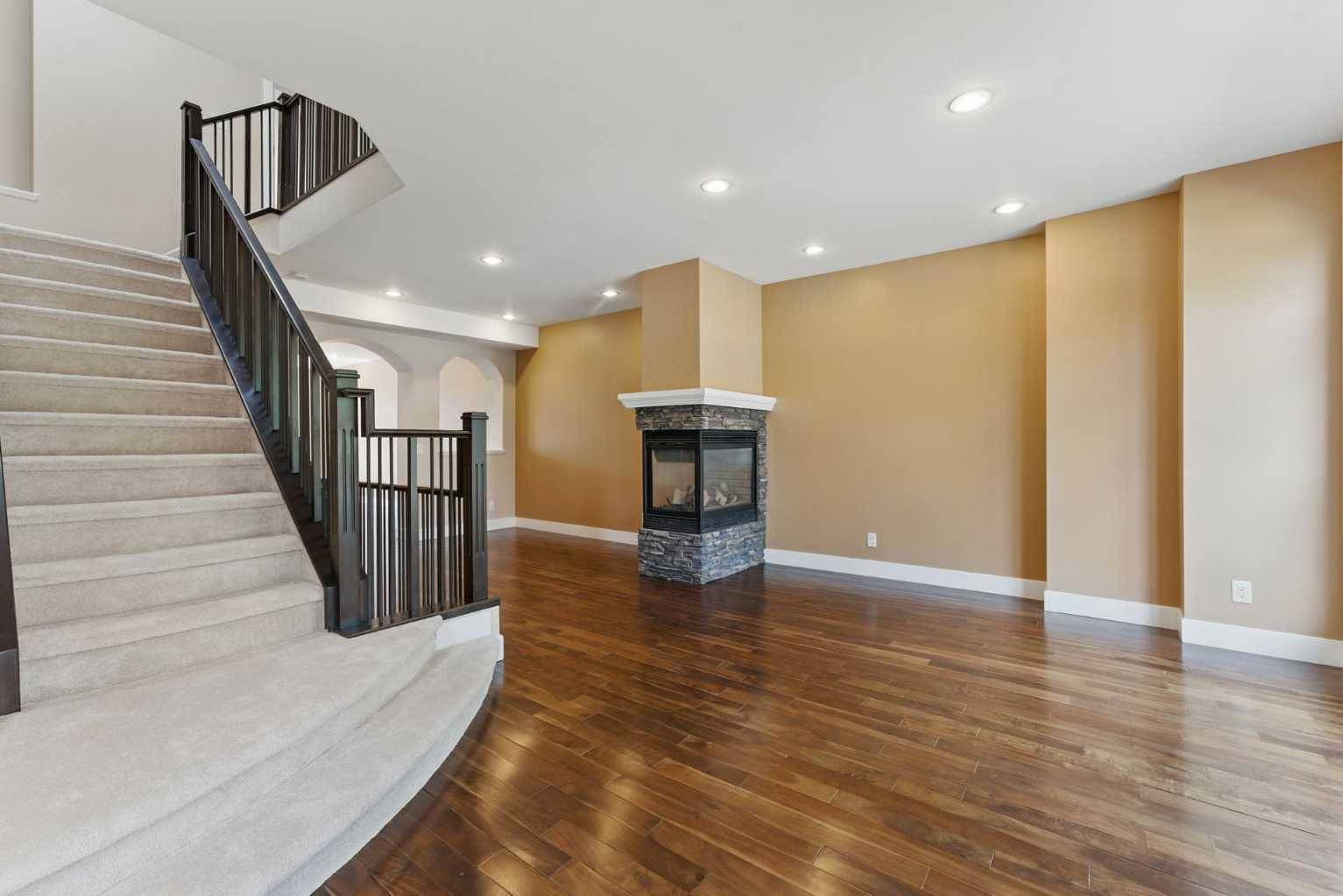Calgary, AB T1Y 4K9,3401 1 ST NW