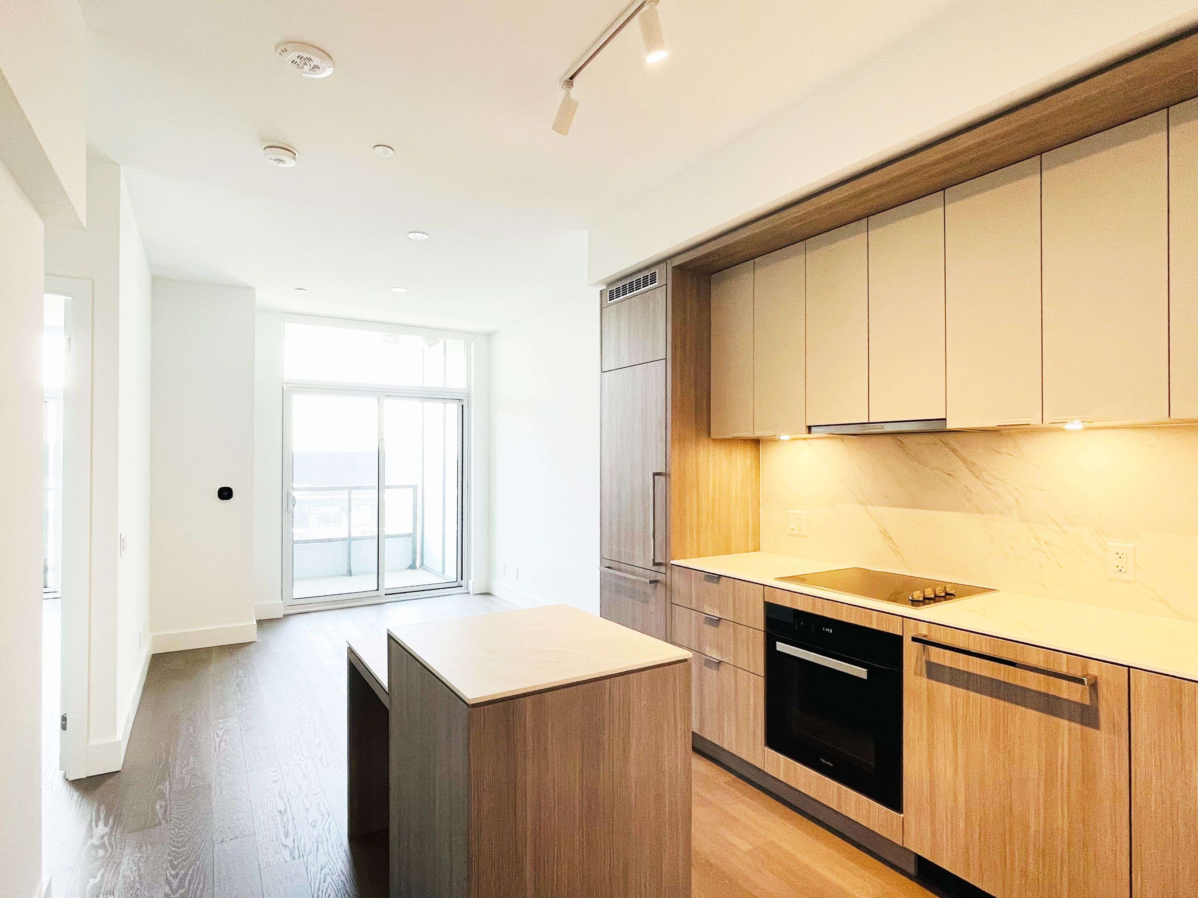 Toronto C15, ON M2K 0H6,6 Greenbriar RD #1003