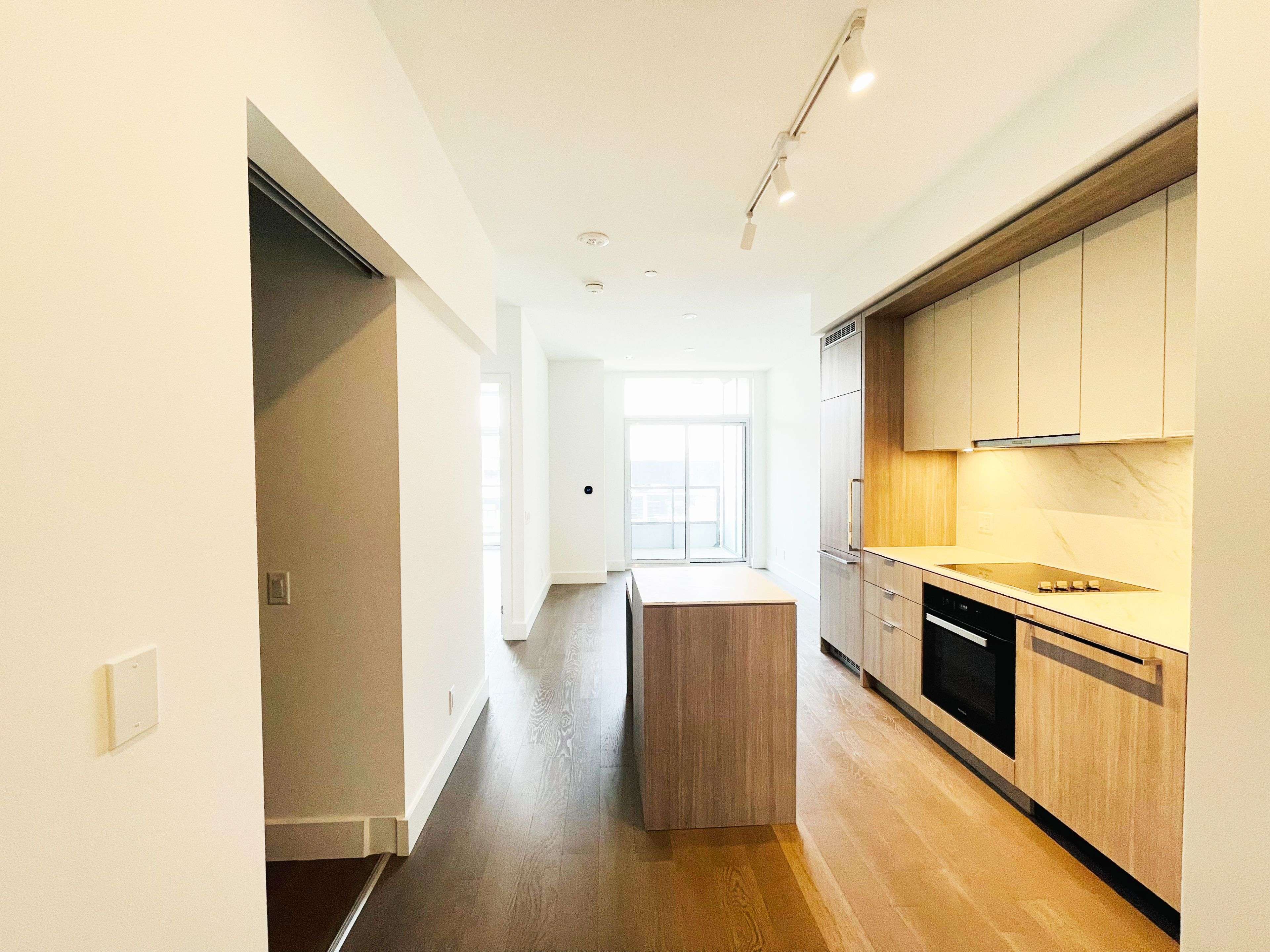 Toronto C15, ON M2K 0H6,6 Greenbriar RD #1003