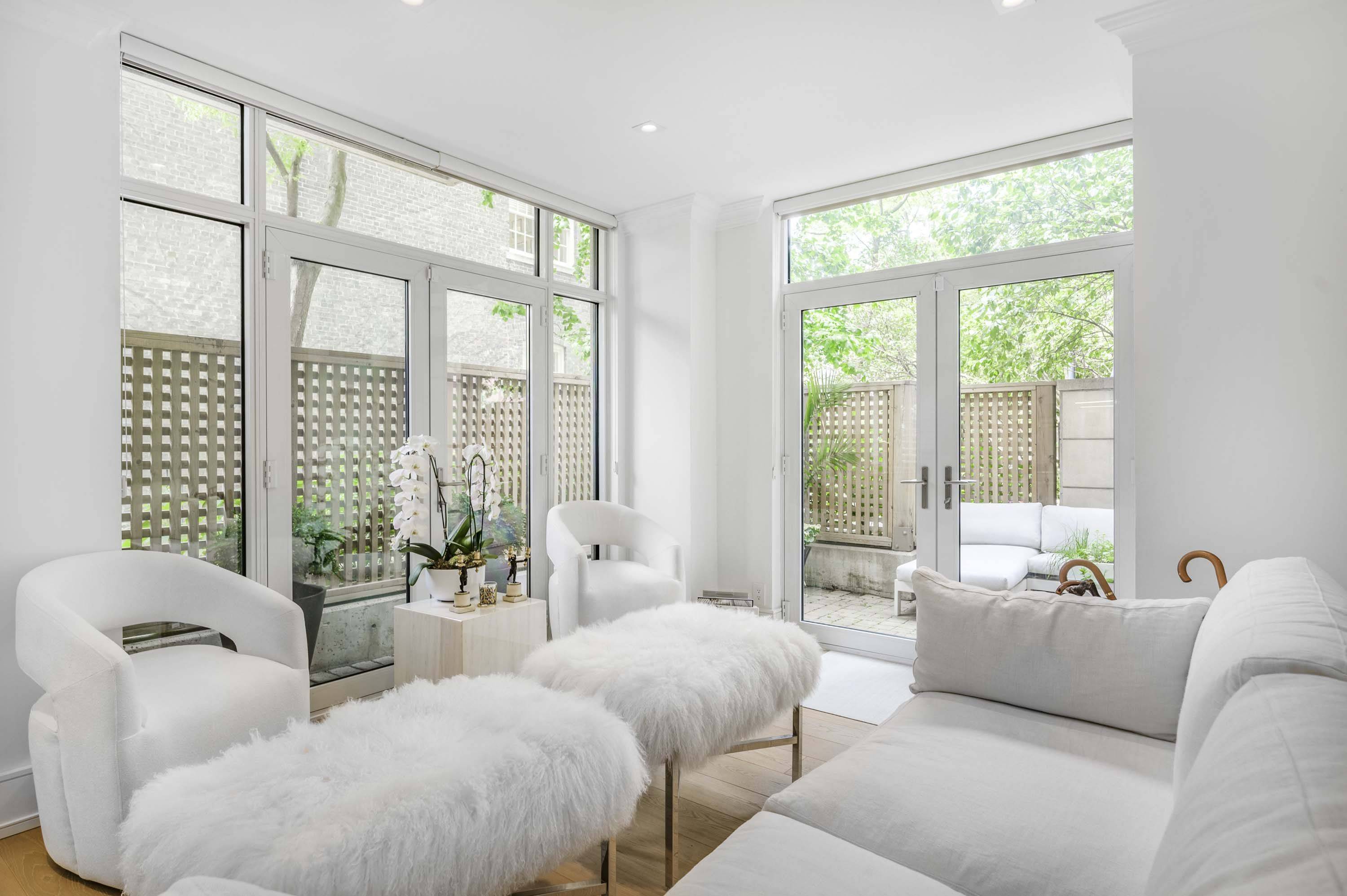 Toronto C02, ON M4V 3C6,10 Delisle AVE #104