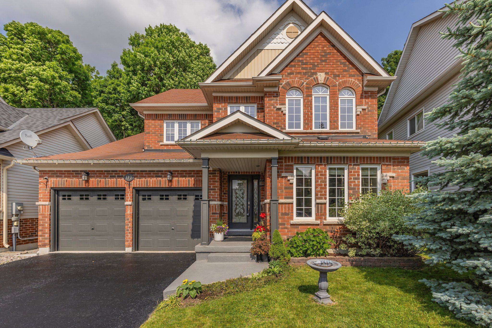 103 Diana WAY, Barrie, ON L4M 7J2
