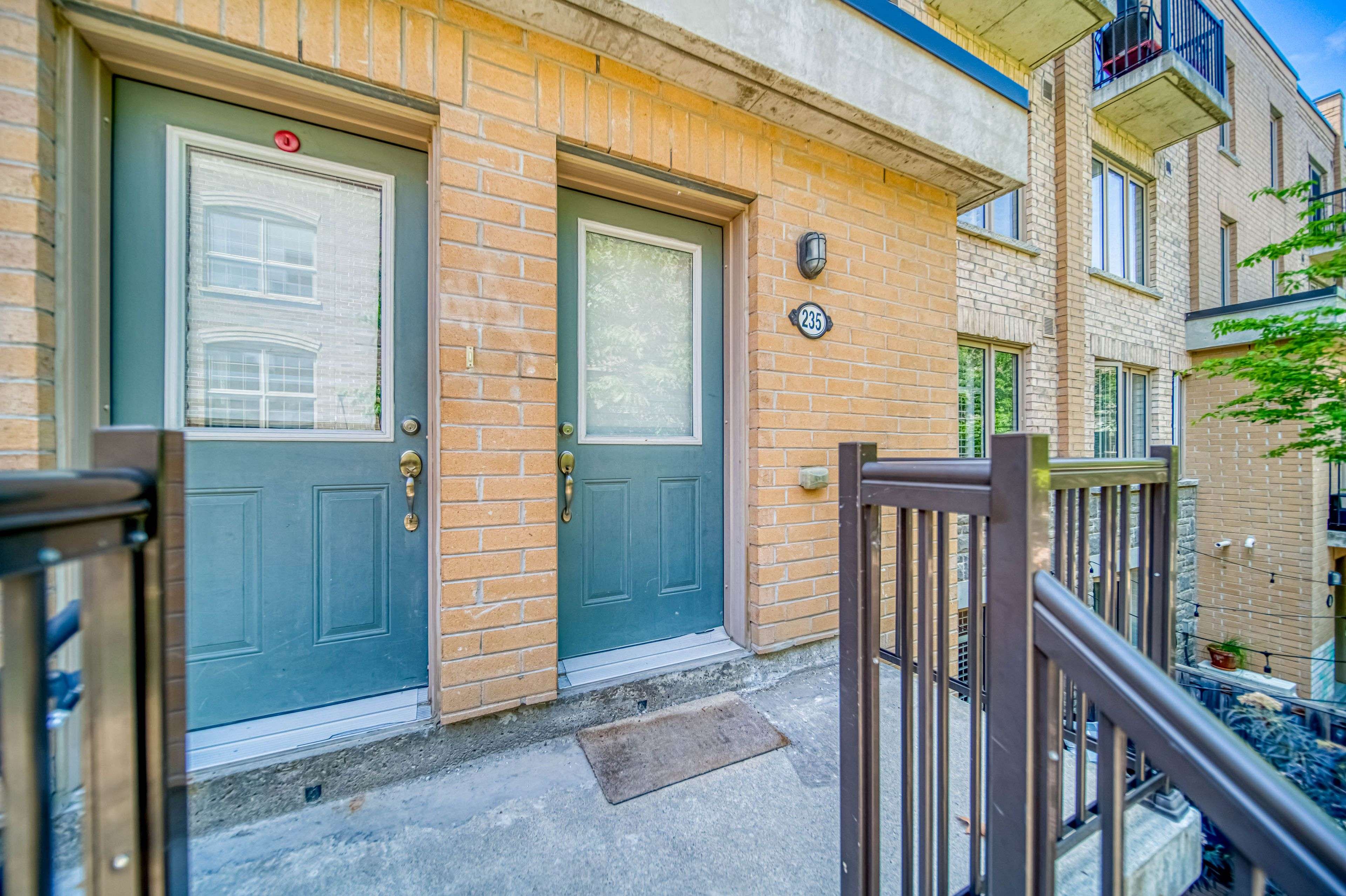 Toronto W02, ON M6H 0B7,11 Foundry AVE #235