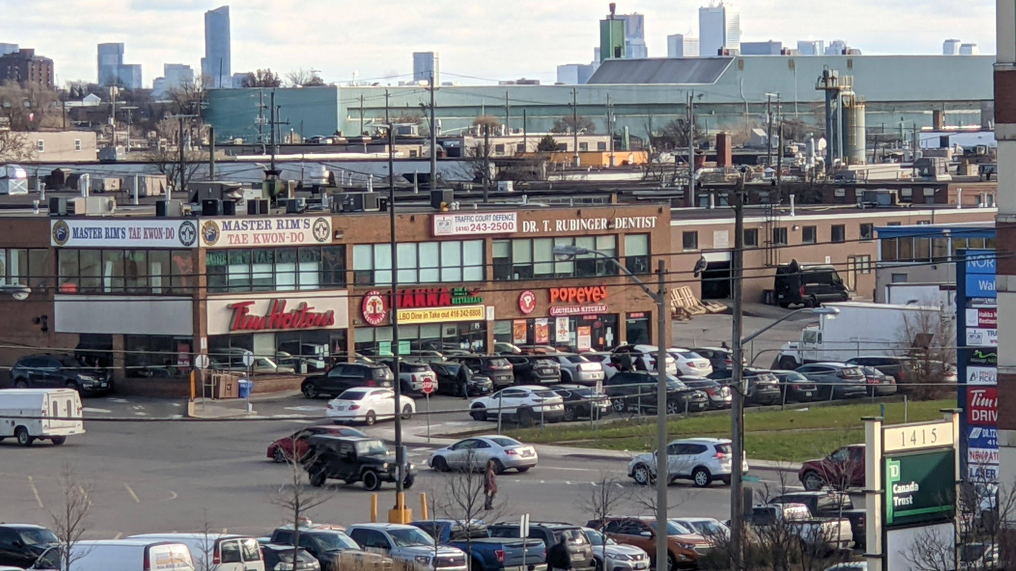 Toronto W04, ON M6L 1B2,1440 Lawrence AVE W #1106