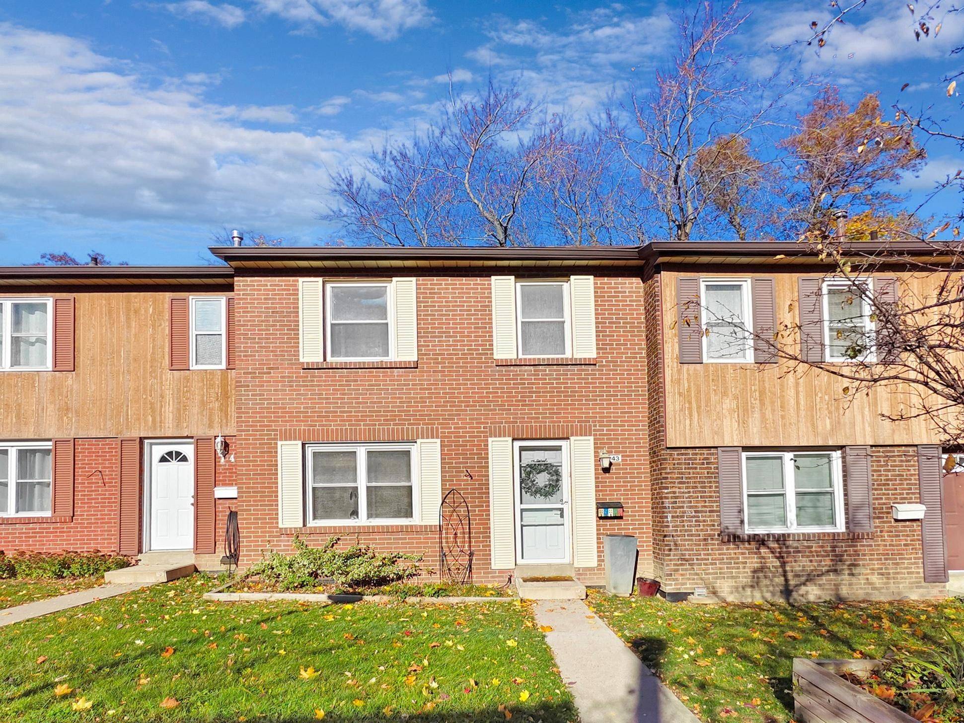 2825 Gananoque DR #43, Mississauga, ON L5N 1V6