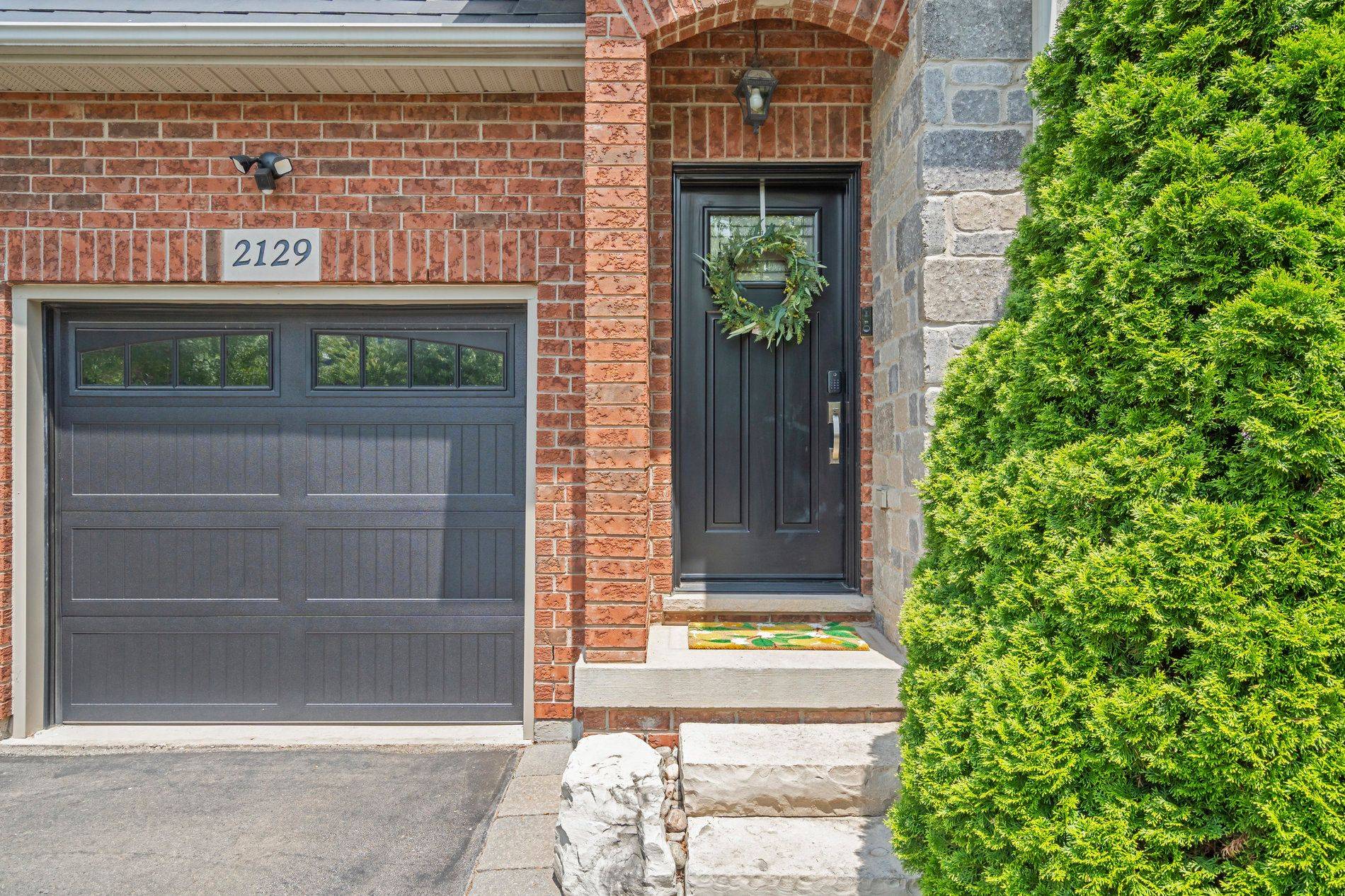 Oakville, ON L6M 5B8,2129 Brookhaven CRES