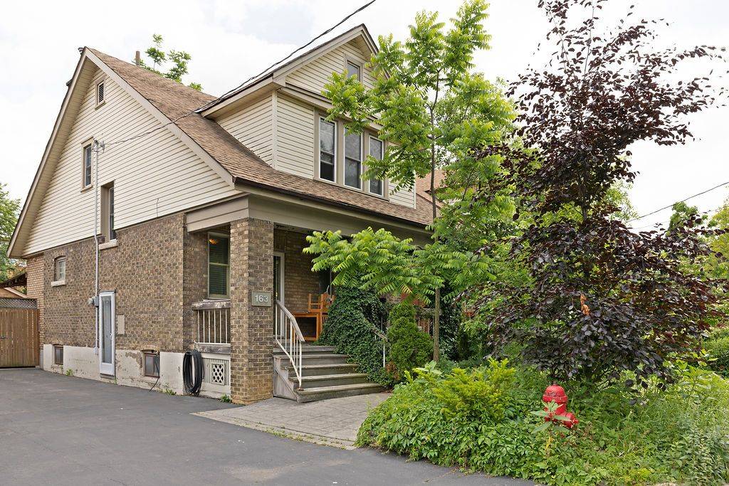 Hamilton, ON L8M 3L4,163 Grosvenor AVE S
