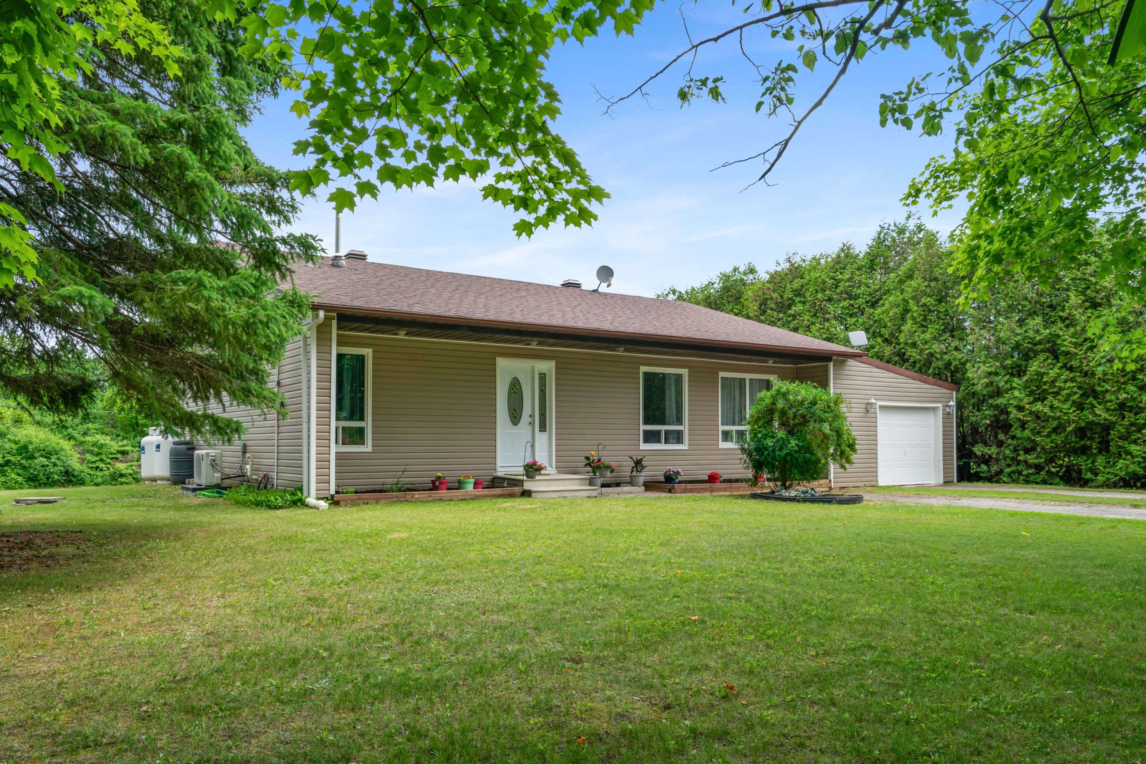 852 County Road 44 RD, North Grenville, ON K0G 1J0