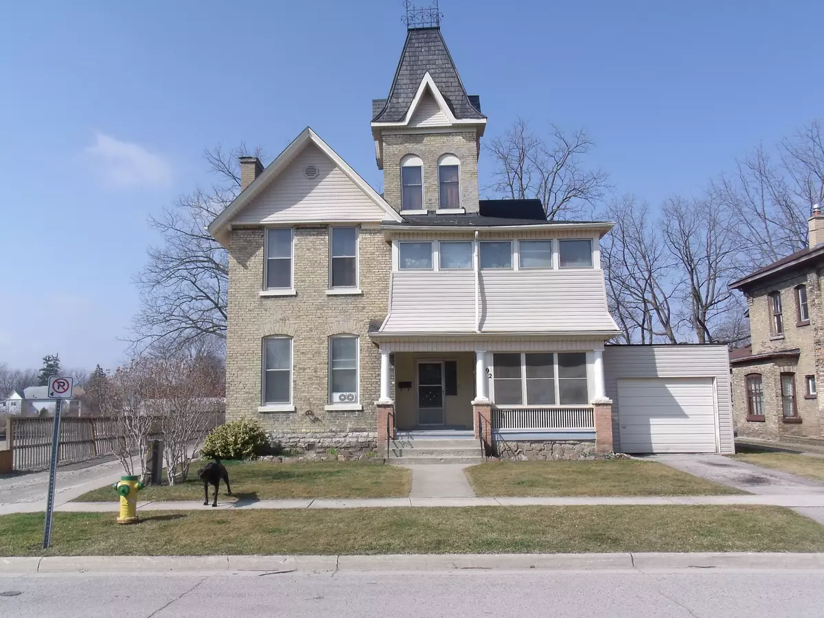 St. Thomas, ON N5R 3W5,92 Moore ST N