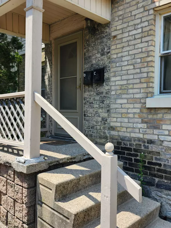 St. Thomas, ON N5R 3W5,92 Moore ST N