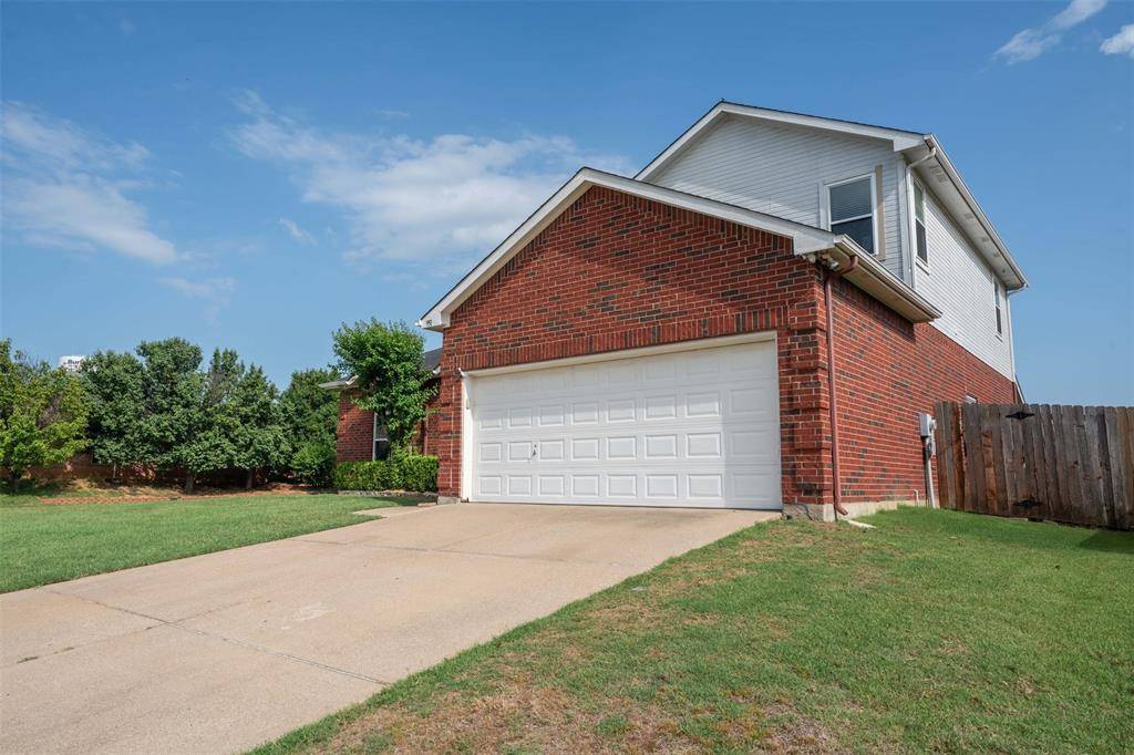 Burleson, TX 76028,951 Benjamin Drive