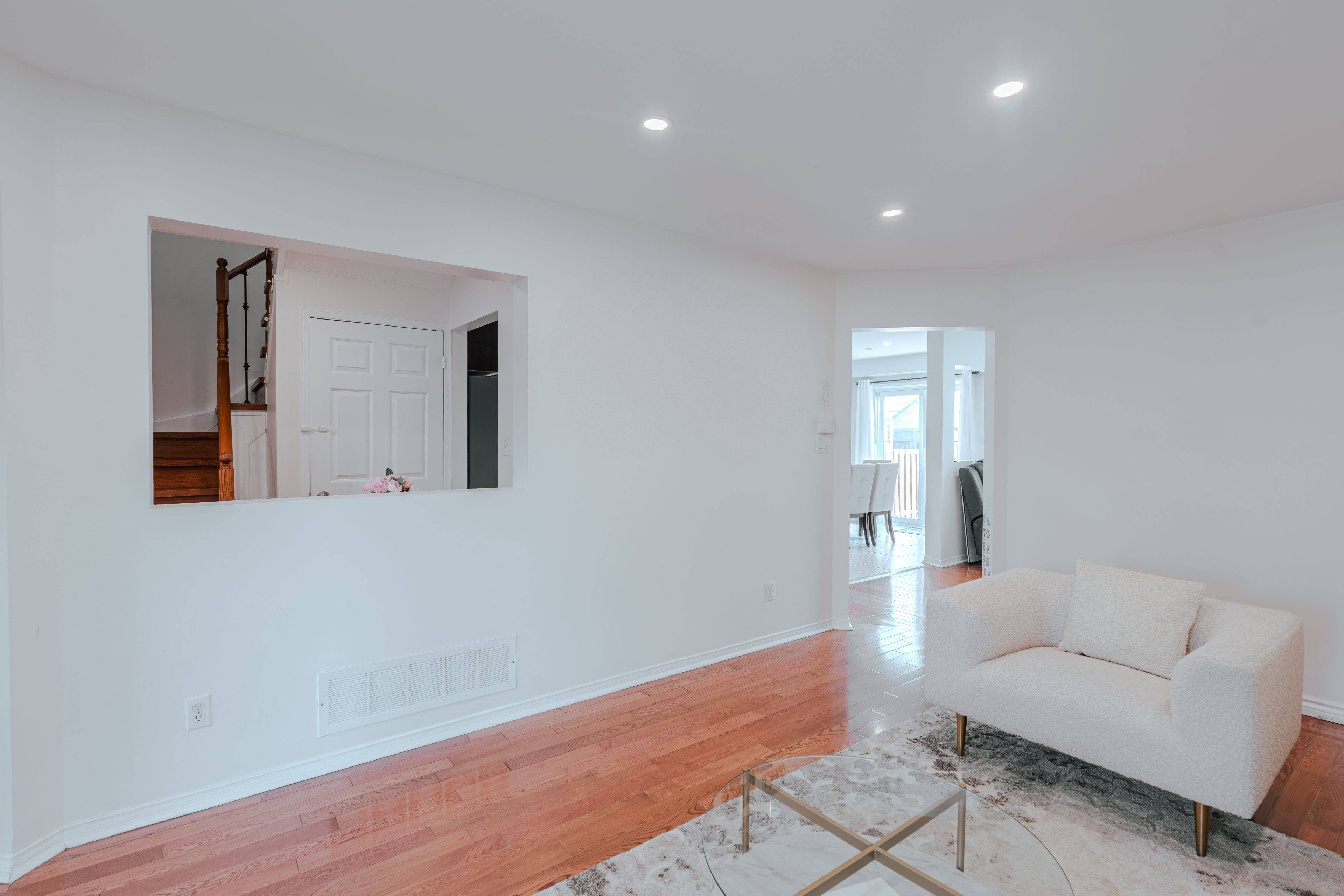 Oshawa, ON L1K 2P9,1043 Roseheath ST