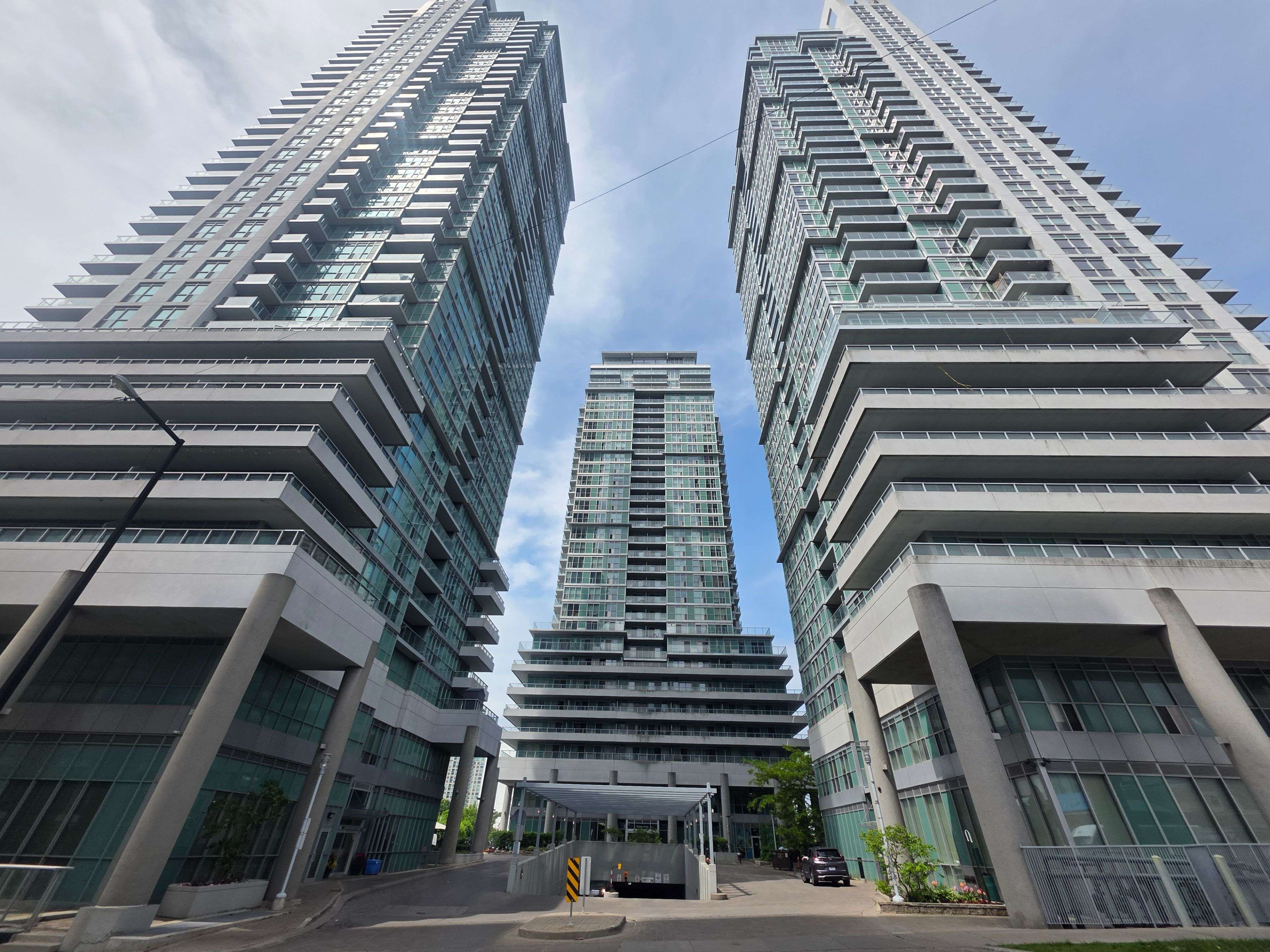 60 Town Centre CT #812, Toronto E09, ON M1P 0B1