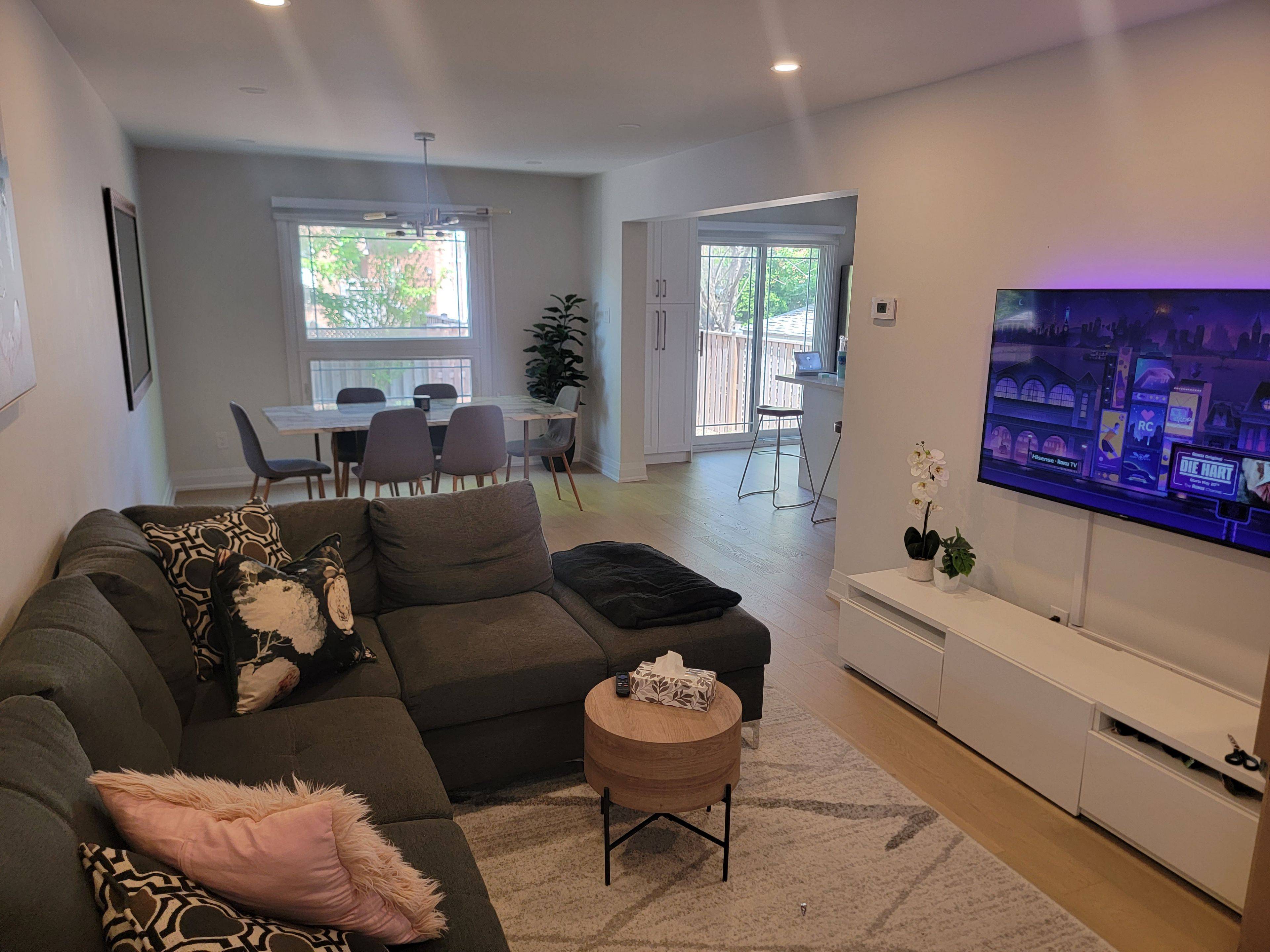 Mississauga, ON L5N 6E3,6429 Longspur RD #Upper