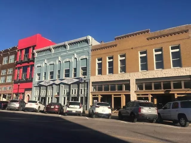 Denison, TX 75020,507 N Main Street #204