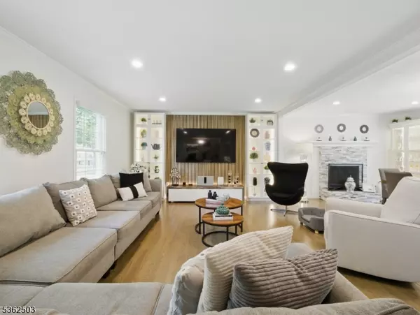 Bernards Twp., NJ 07920,32 Launcelot Ln