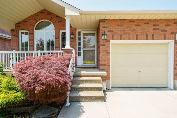 Hamilton, ON L0R 1W0,212 Alderlea AVE