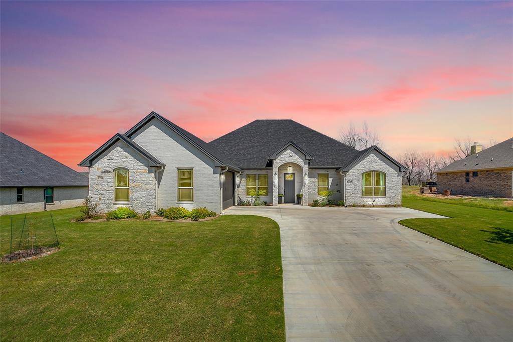 2718 Village Road, Granbury, TX 76049