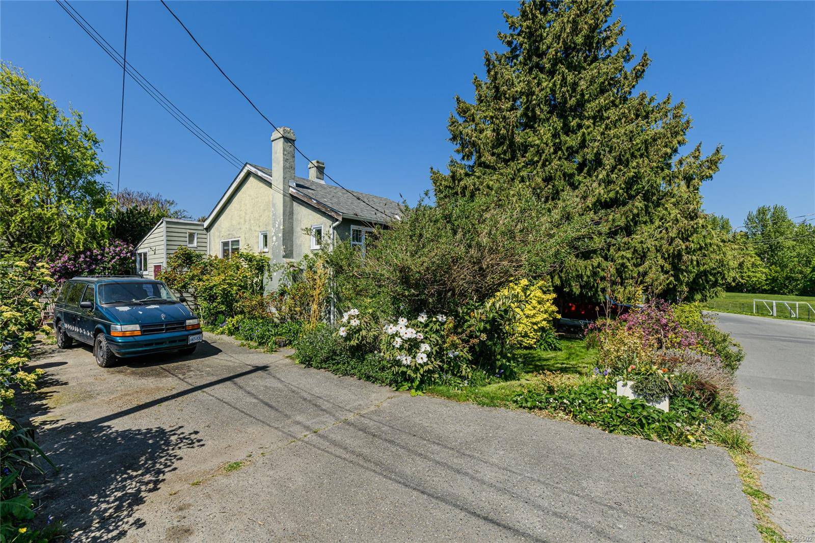 Saanich, BC V8Z 3R8,3258 Irma St