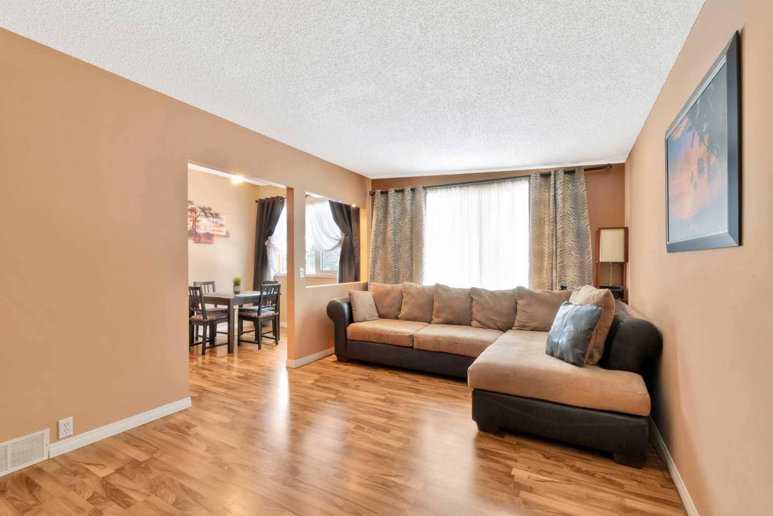 Calgary, AB T2W 1V5,11722 Canfield RD Southwest