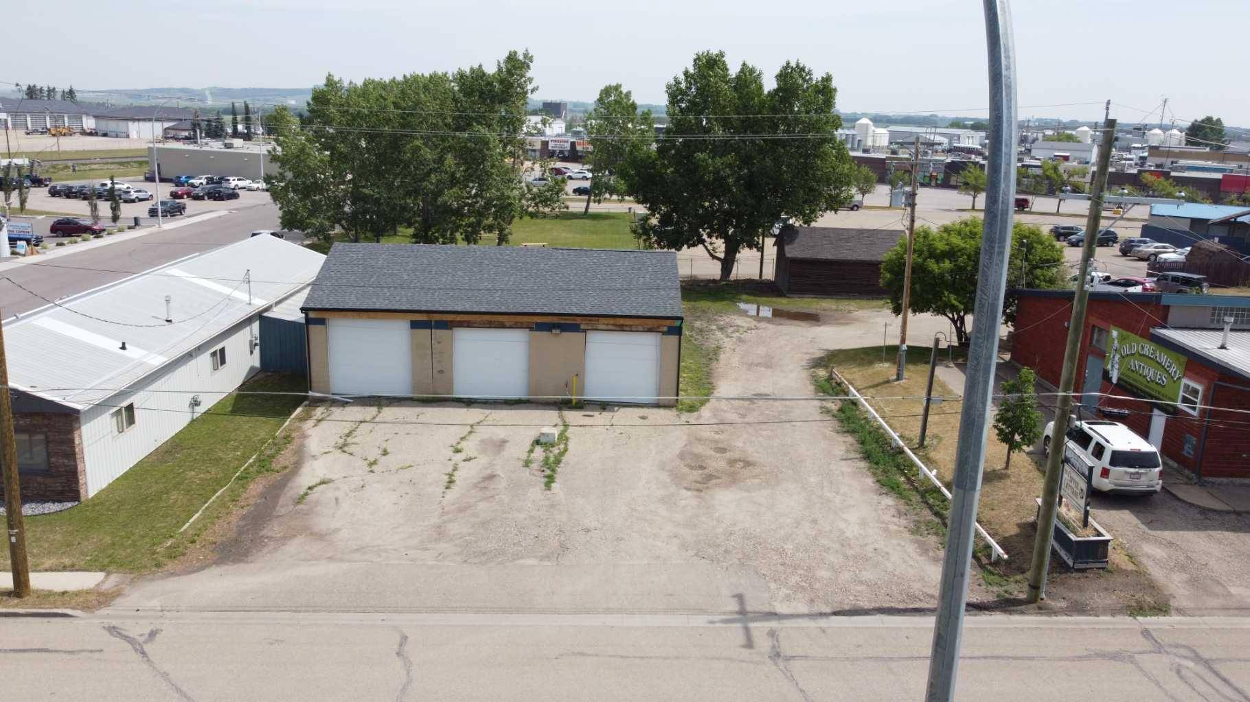 Innisfail, AB T4G 1R1,5120 49th AVE