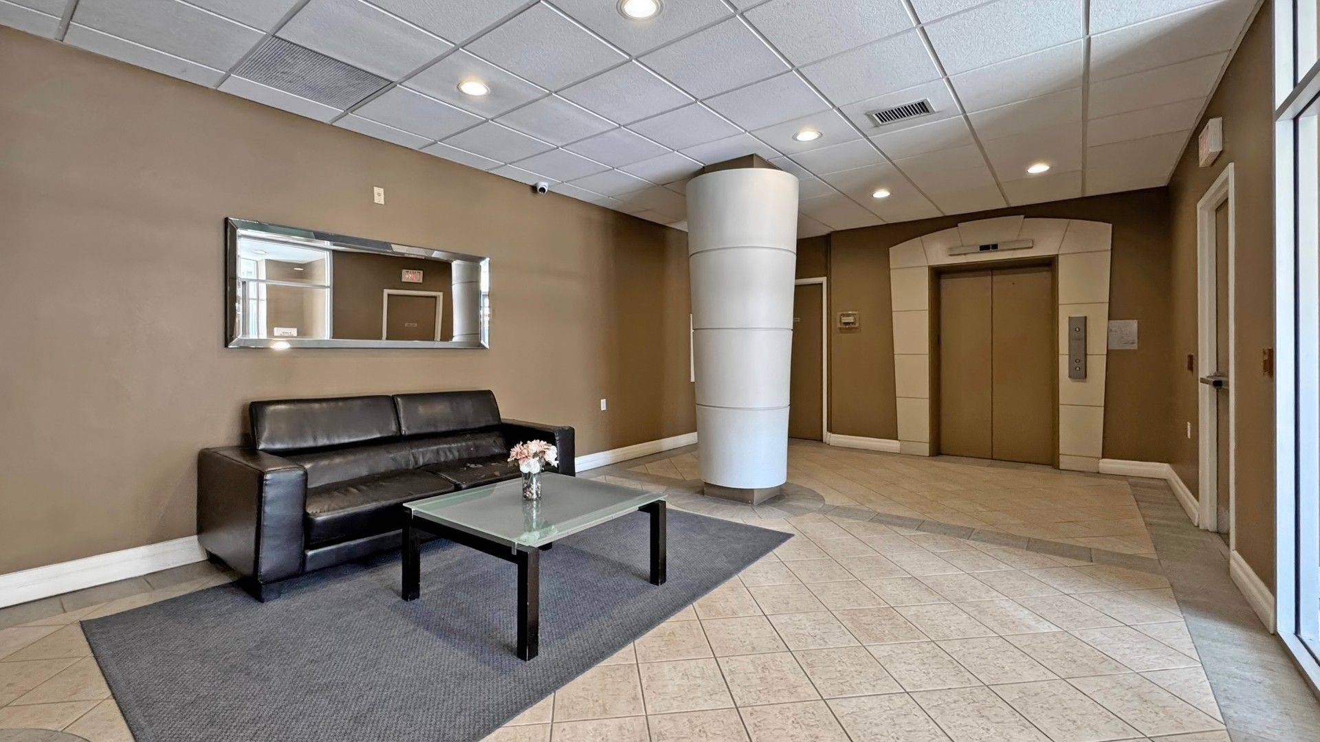 Toronto C10, ON M4P 1P1,600 Eglinton AVE E ##202