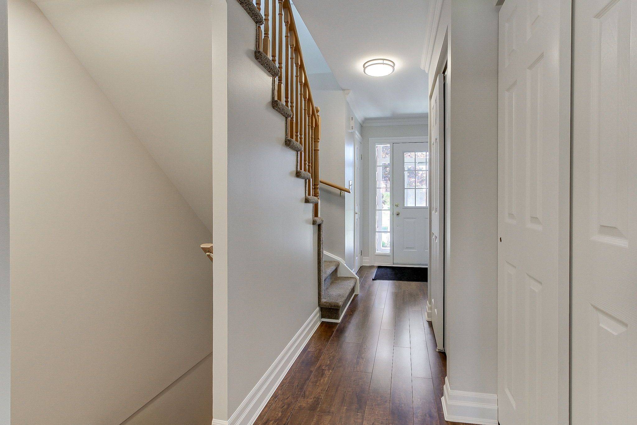Georgina, ON L4P 3Y3,162 Fairwood DR