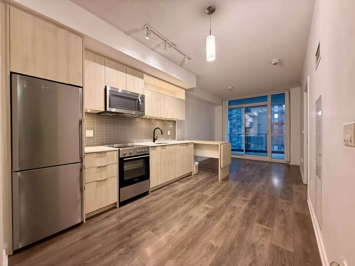Toronto C15, ON M2J 0E3,50 FOREST MANOR RD #901