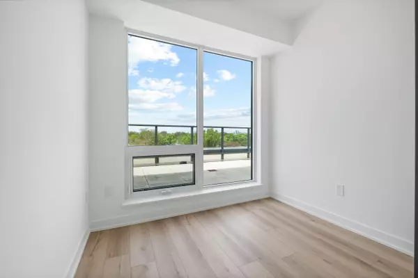 Toronto C01, ON M6J 1X4,5 Lakeview AVE #516