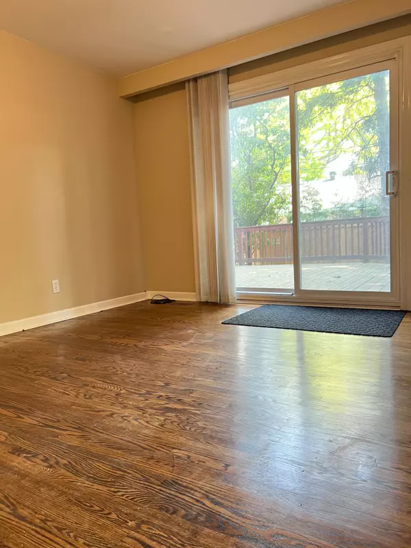 Markham, ON L3P 1P9,107 Sherwood Forest DR