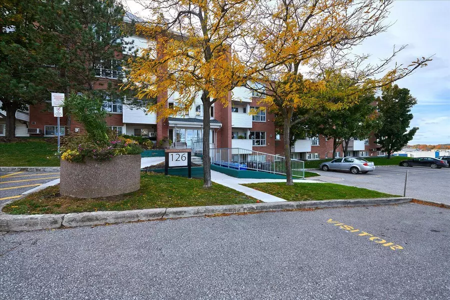 126 Bell Farm RD #B07, Barrie, ON L4M 3J3