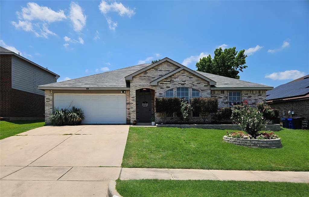 705 Tracy Drive, Azle, TX 76020