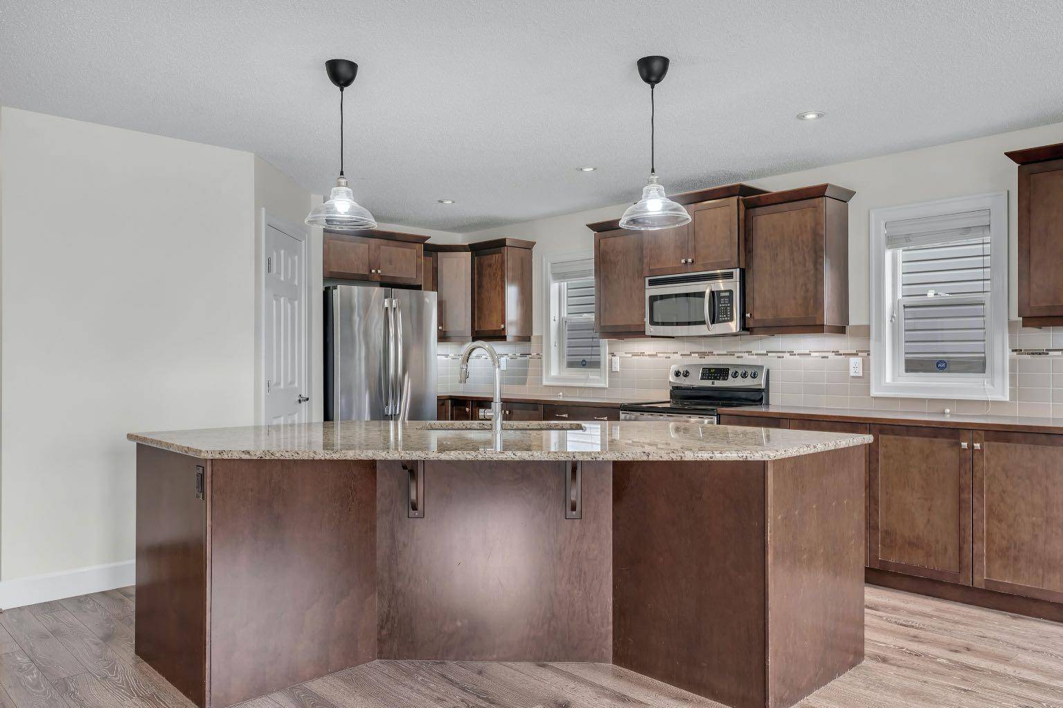 Airdrie, AB T4B 3P7,517 Windridge RD Southwest