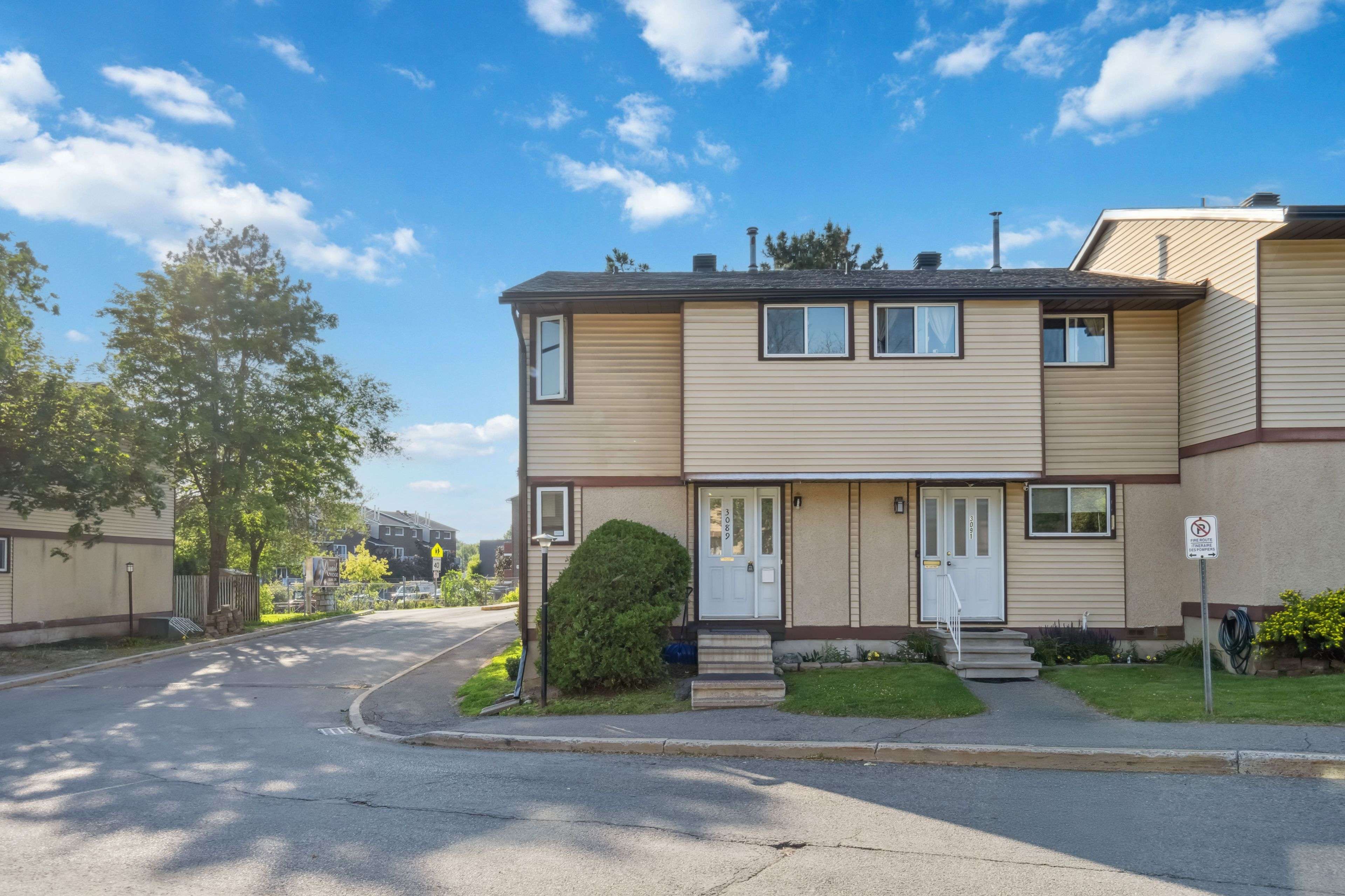 Blossom Park - Airport And Area, ON K1T 1T9,3089 Quail DR #7