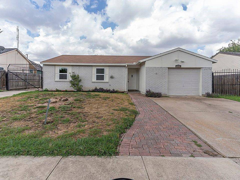 5002 Sandalwood Lane, Arlington, TX 76017