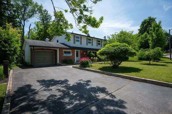 Hamilton, ON L9H 4G2,85 Robinhood DR