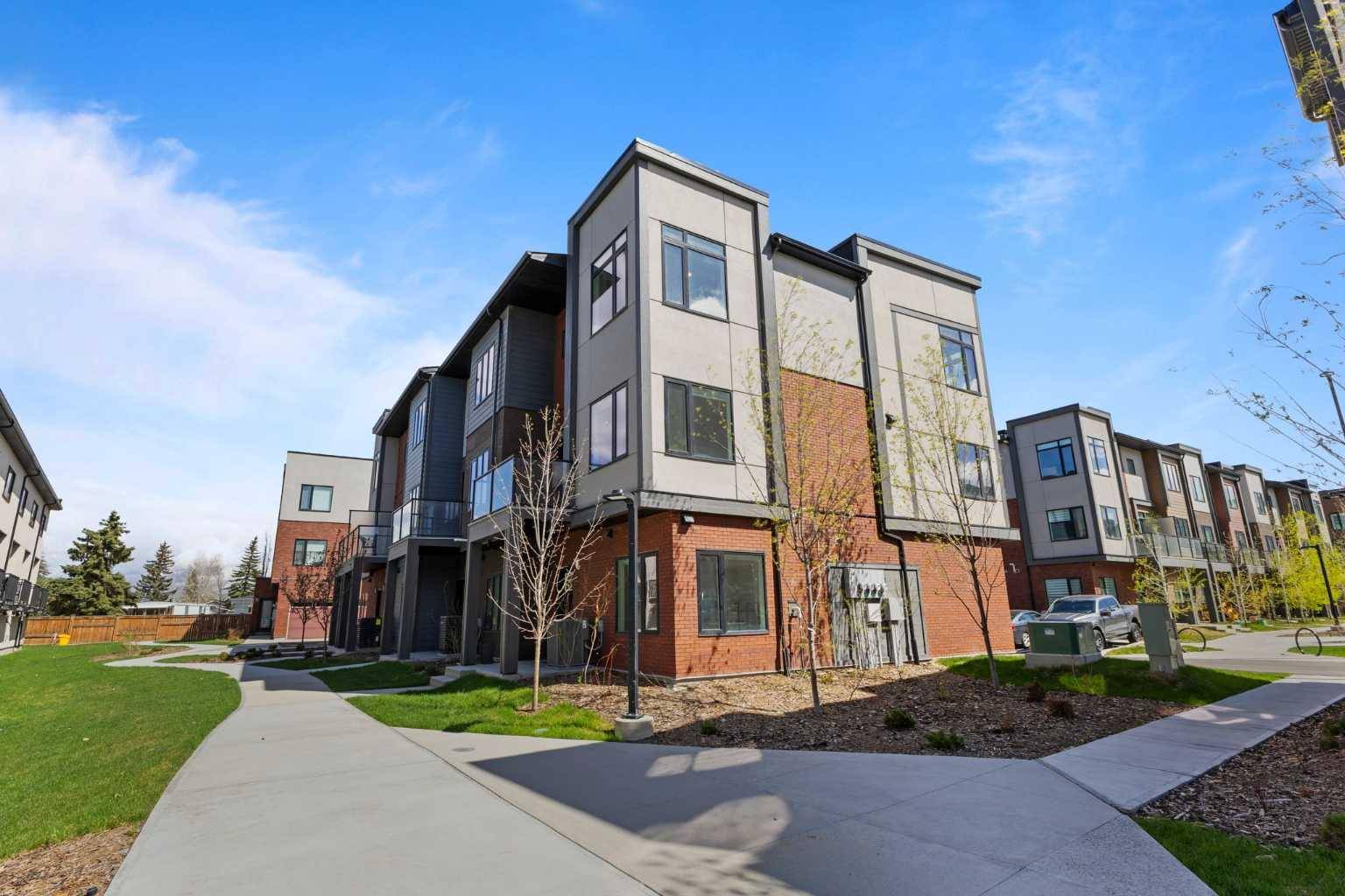 304 Greenbriar Common Northwest, Calgary, AB T3B 6J3