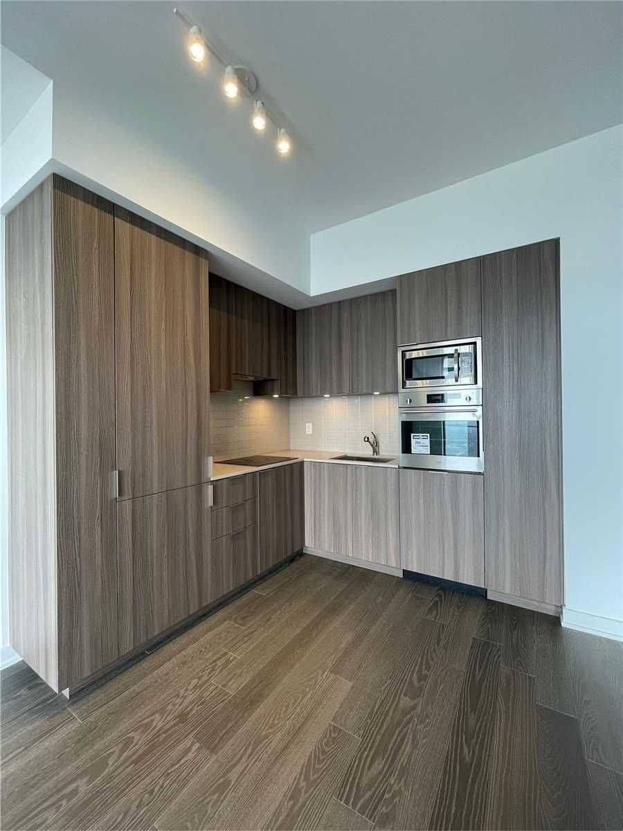 11 Wellesley ST W #6006, Toronto C01, ON M4Y 0G4