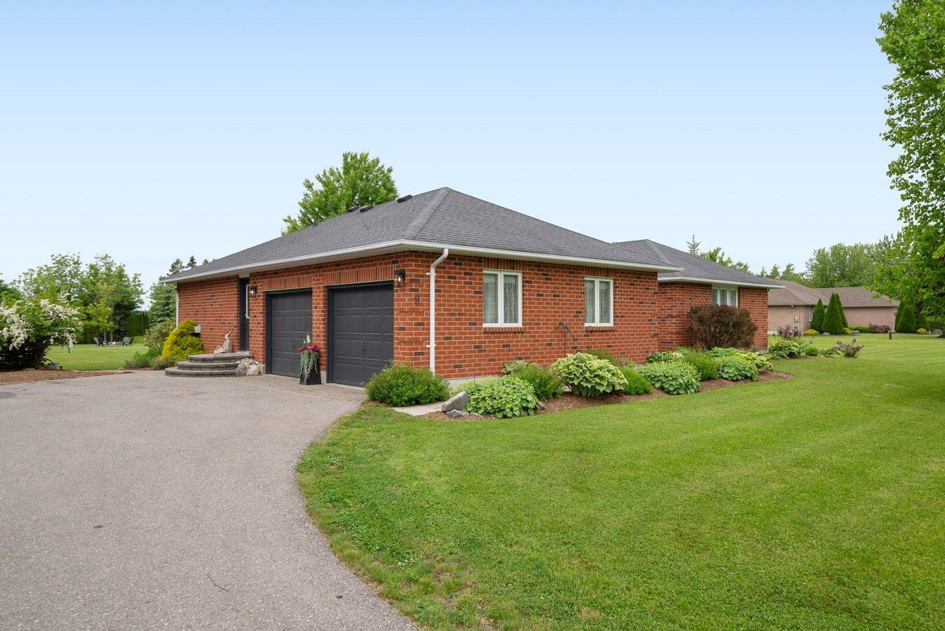 Scugog, ON L0C 1G0,9 Isabella CT