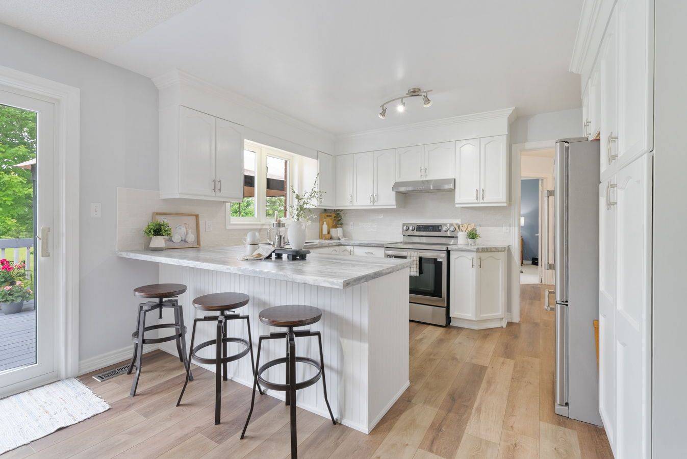 Scugog, ON L0C 1G0,9 Isabella CT