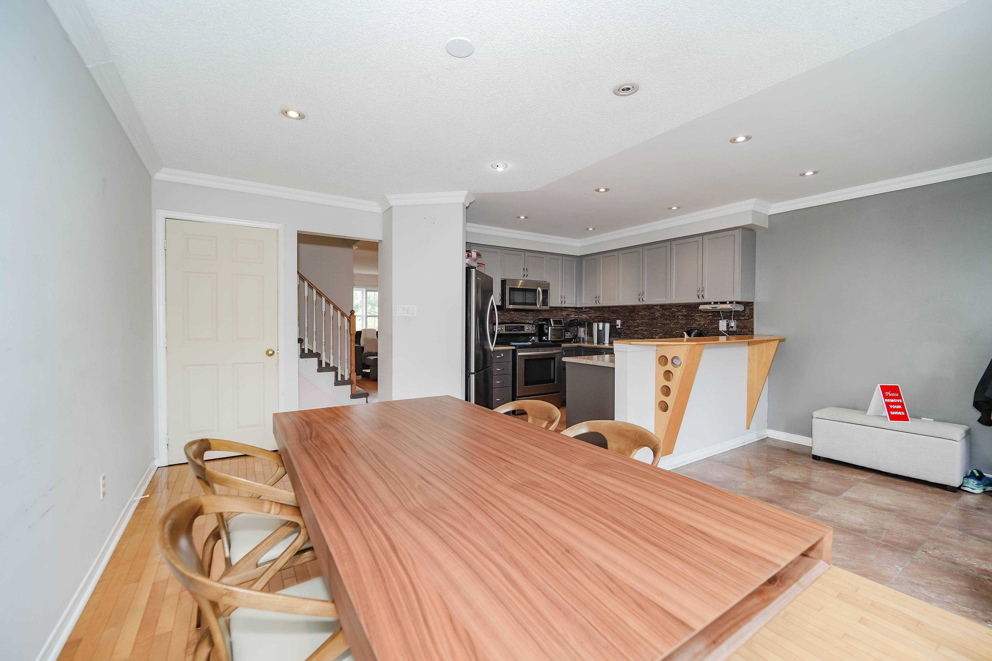 Richmond Hill, ON L4C 0L2,9027 Yonge ST