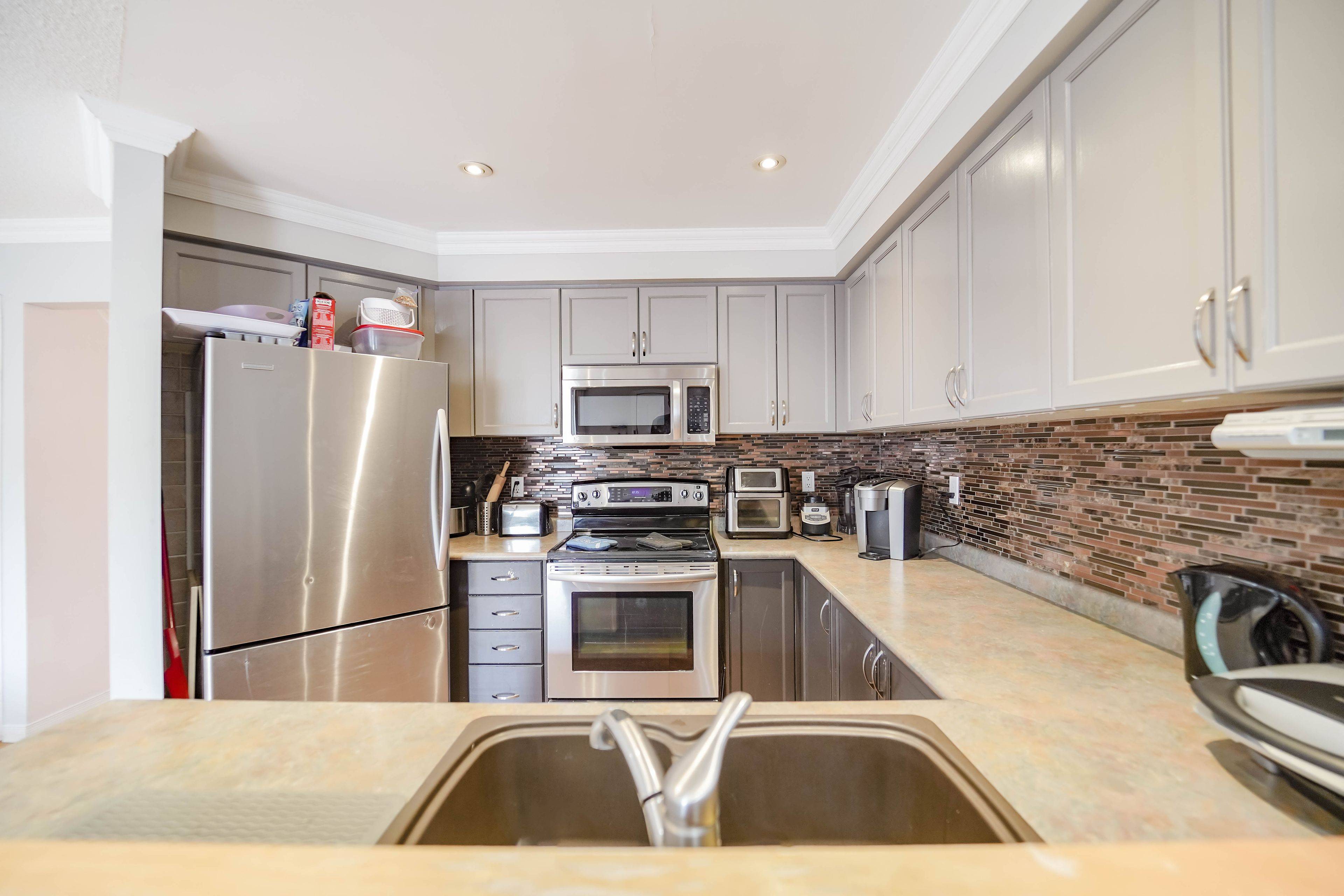 Richmond Hill, ON L4C 0L2,9027 Yonge ST