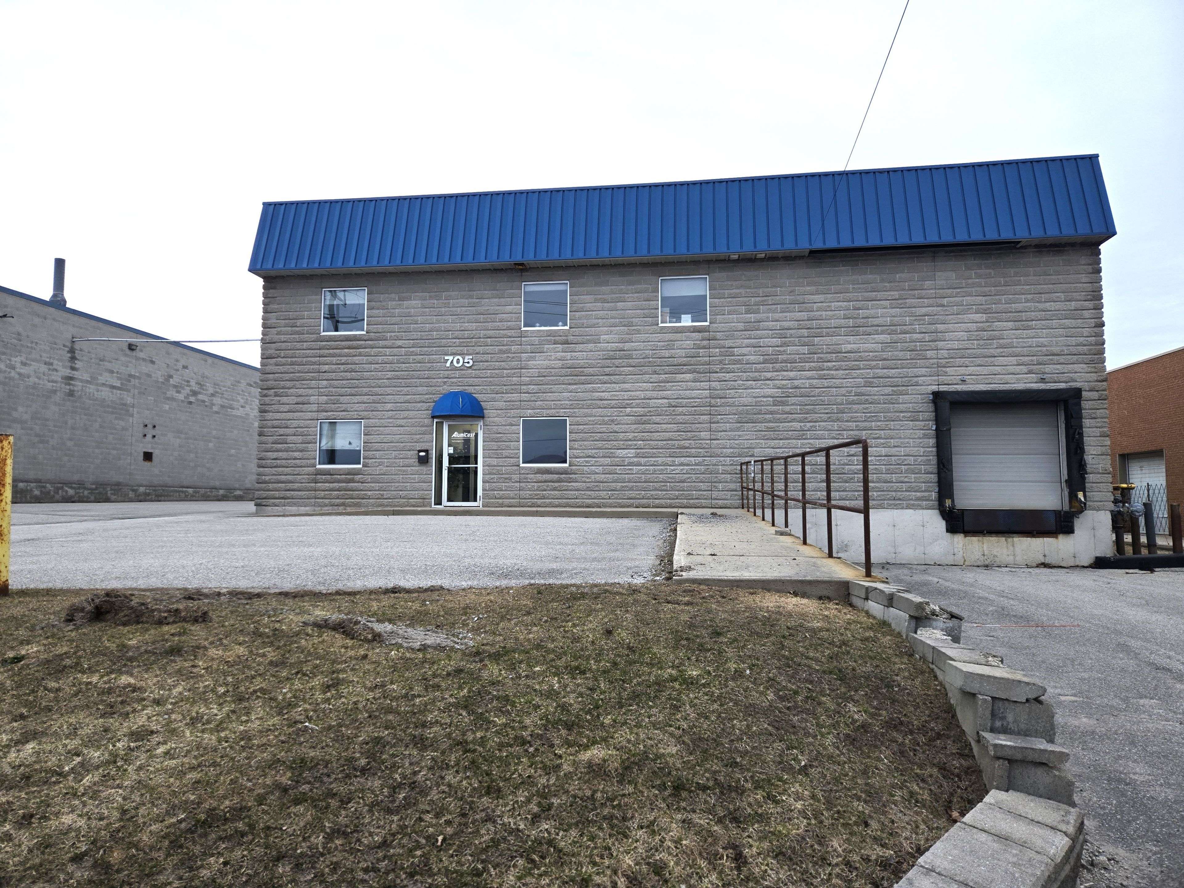 705 Bayview DR, Barrie, ON L4N 9A5
