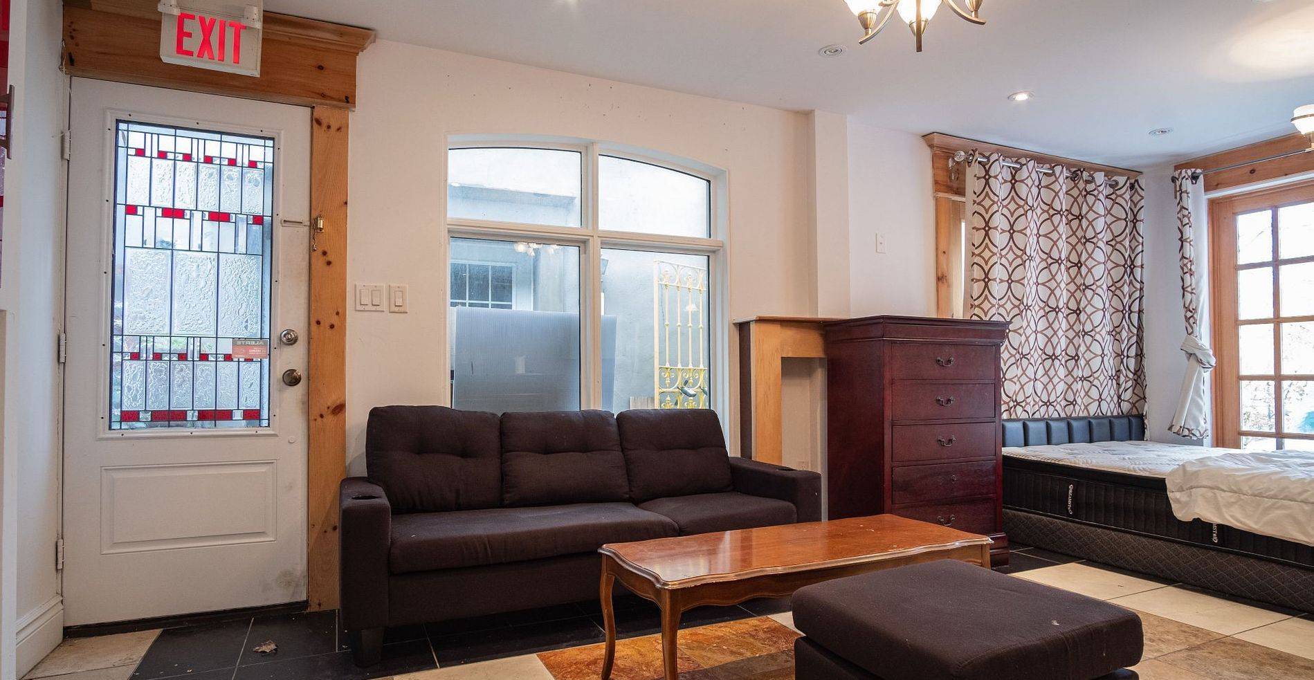 Toronto W04, ON M6E 3S6,2398 Dufferin ST #105