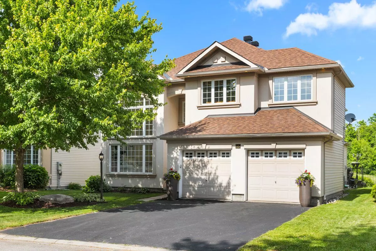 Barrhaven, ON K2J 5L8,16 Blackshire CIR