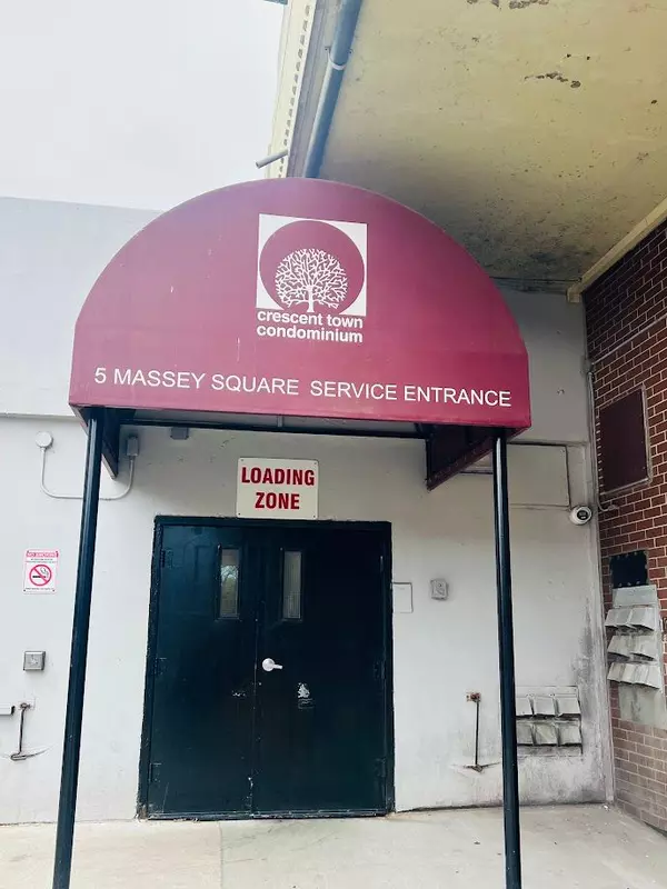 Toronto E03, ON M4C 5L6,5 Massey SQ #1108