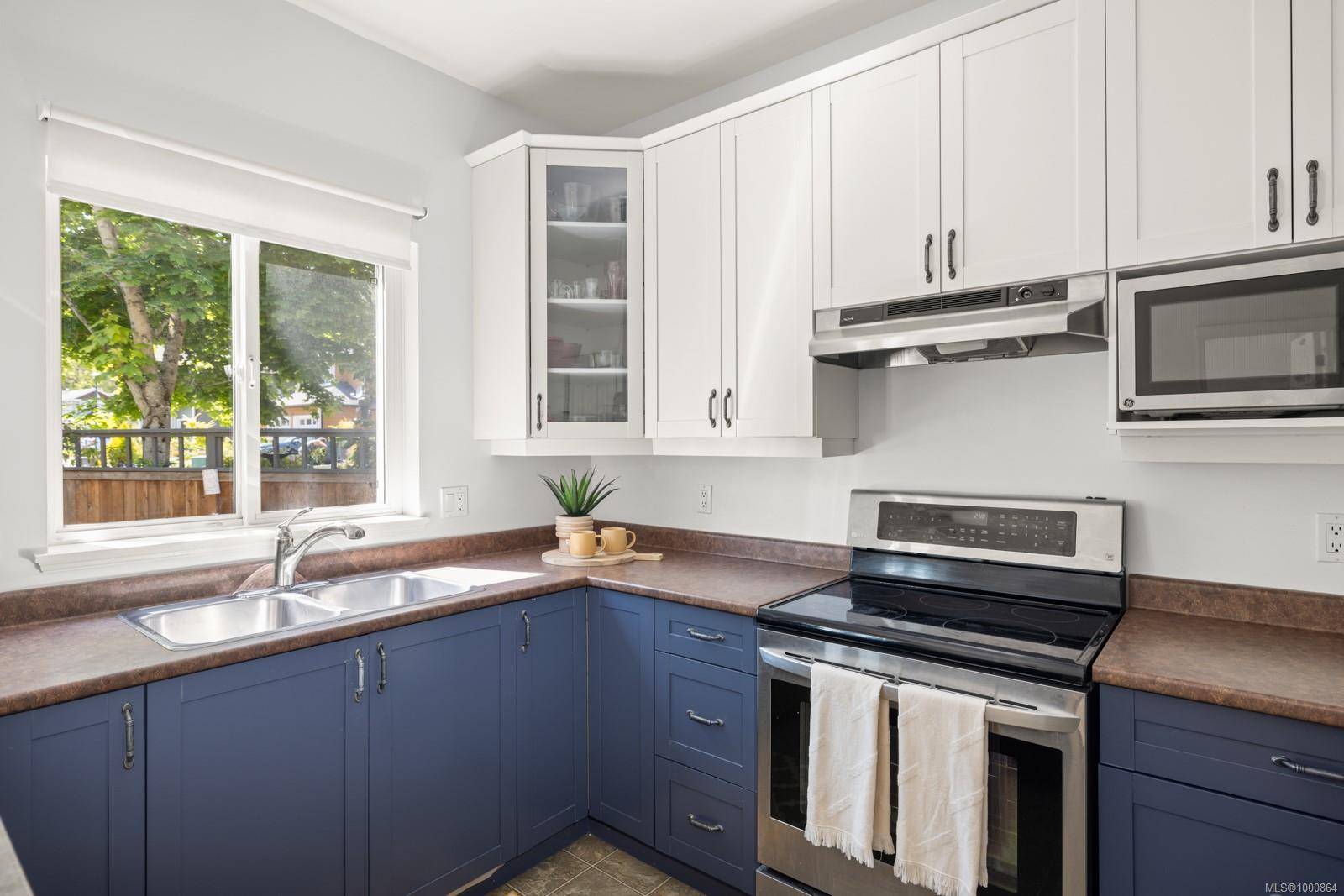 View Royal, BC V9B 6W4,2454 Lund Rd